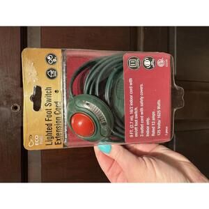 Eco Plugs Lighted Foot Switch Extension Cord 9ft Indoor 3 Outlet